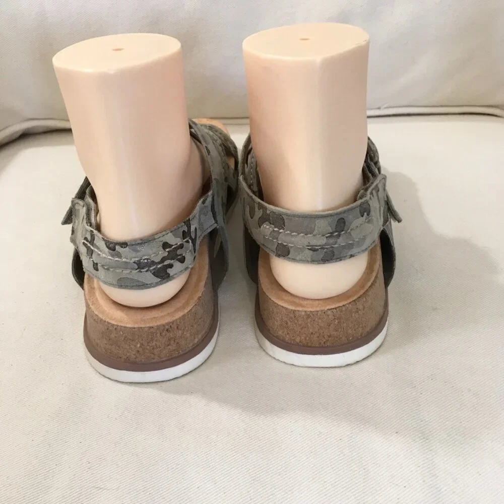 Clarks Women's Brynn Step Sandals Camouflage